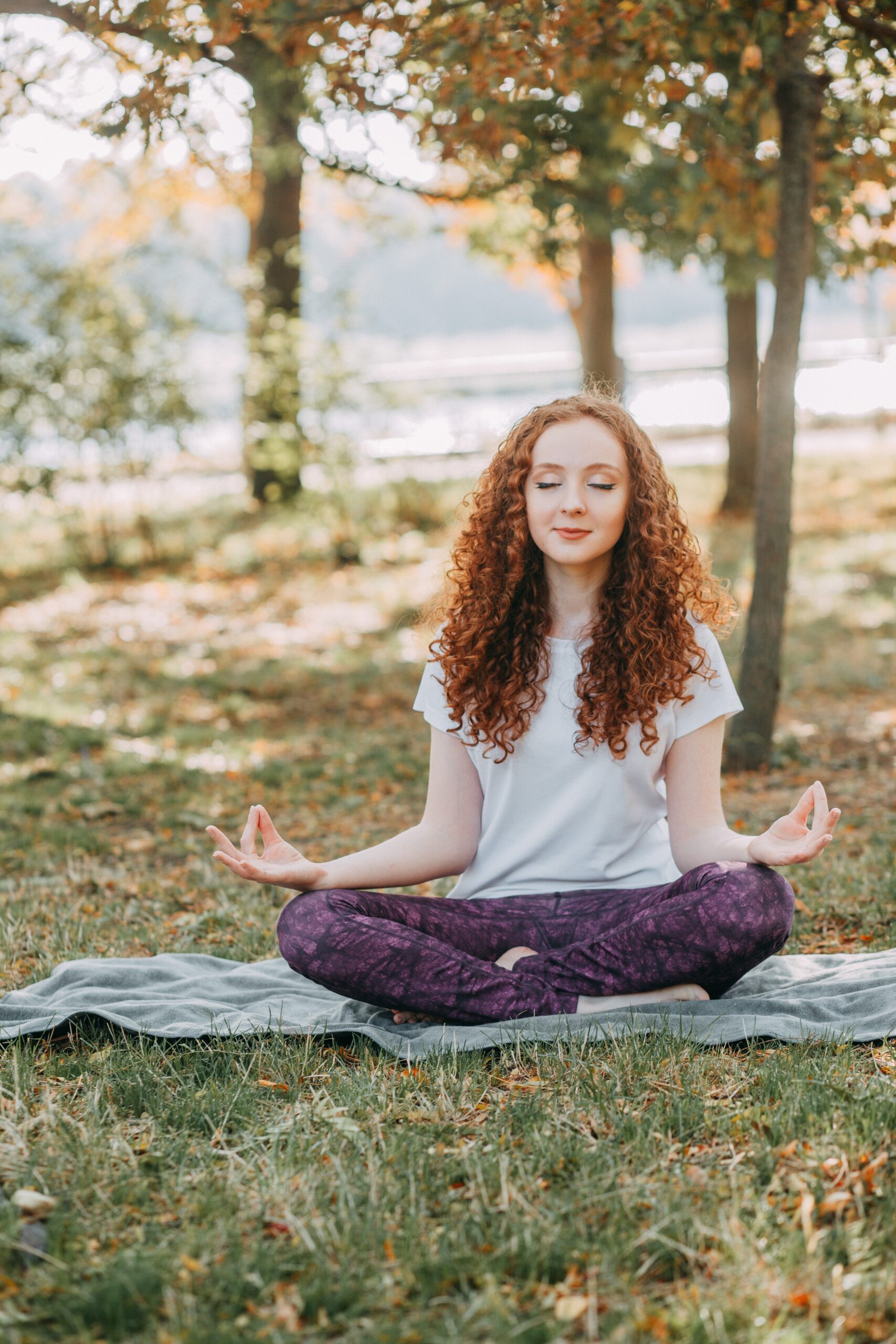 Womanmeditating.